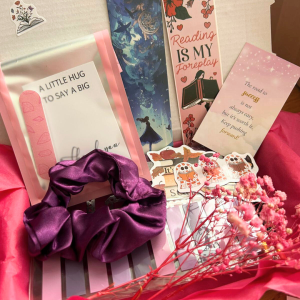 Booklover Cozy Box